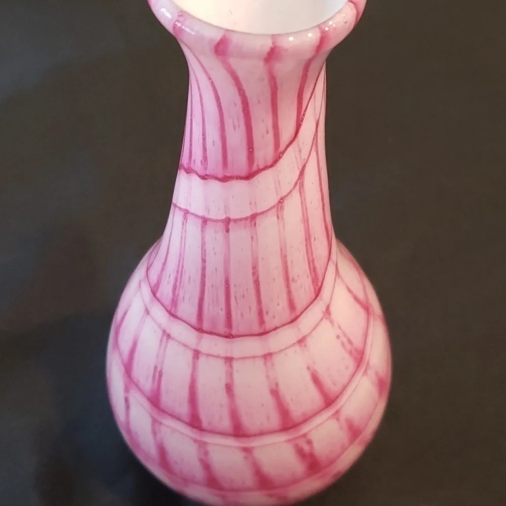 Dynasty Gallery Quilted Bud Vase